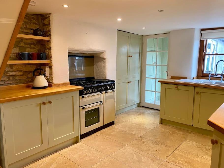 Cotswold Home Over 4 Floors - Perfect For Families Friends Contractors Chipping Norton Εξωτερικό φωτογραφία